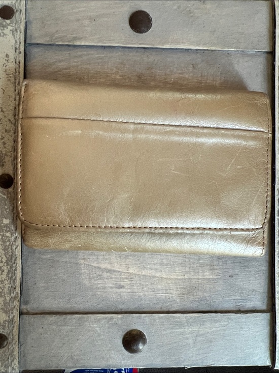 HOBO Handbags - HOBO Metallic Taupe Leather Card Wallet